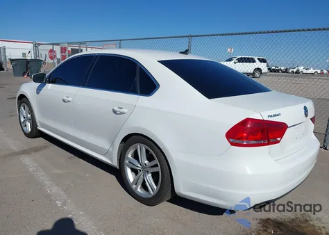 2014 Volkswagen Passat 1.8T Se z USA, uszkodzony, nr VIN 1VWBT7A31EC056596
